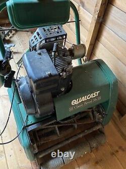 Qualcast Classic Petrol 35s Cylinder Lawnmower